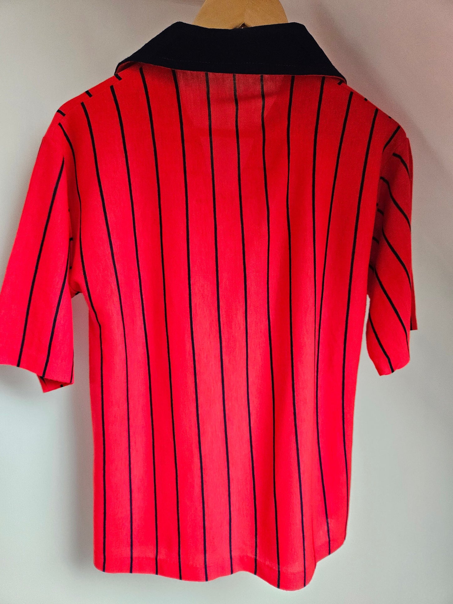 Vintage 1970s Red & Blue Pinstriped Short Sleeved Collared Jumper M