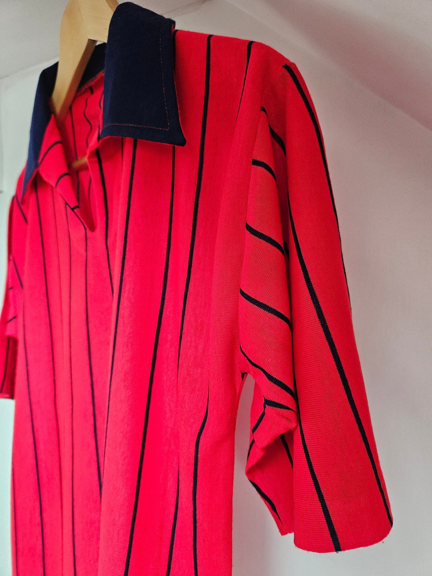 Vintage 1970s Red & Blue Pinstriped Short Sleeved Collared Jumper M