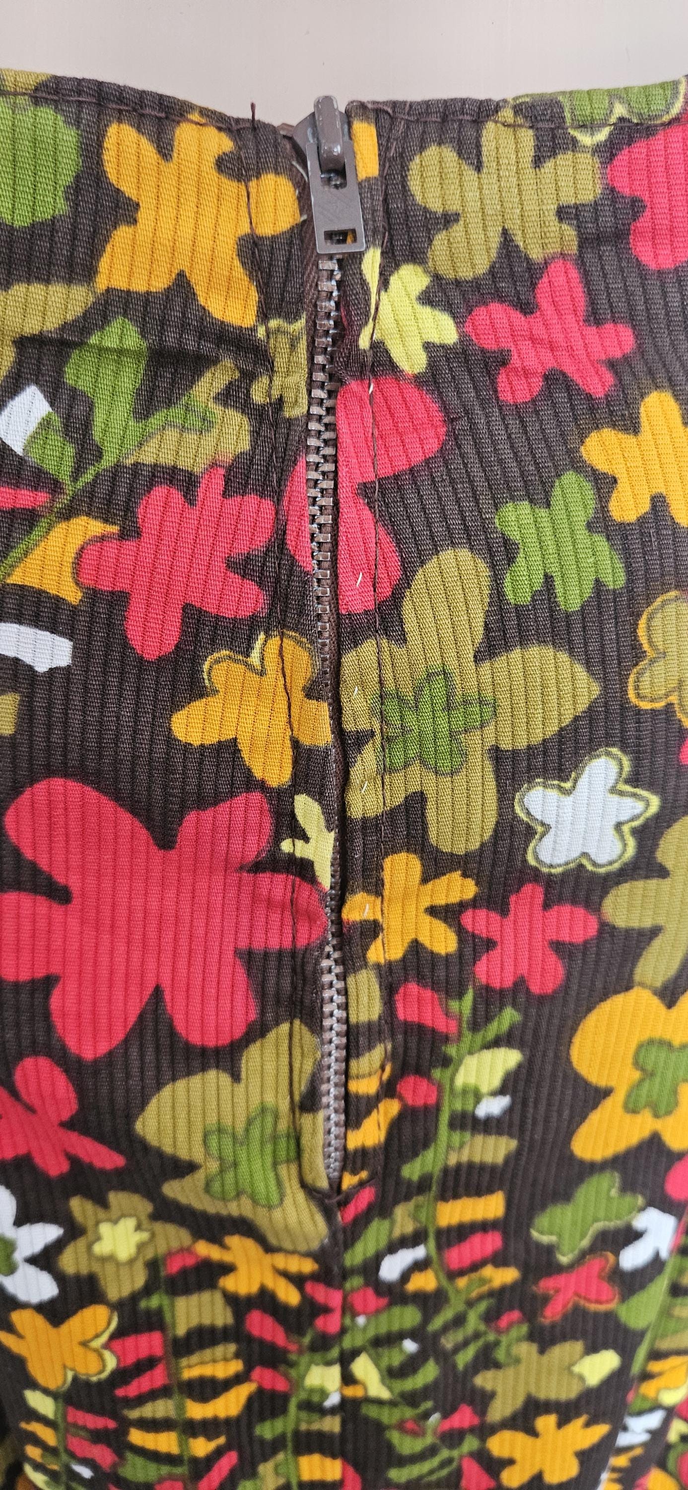 Vintage 1970s Bold Floral Maxi Skirt Sz 14