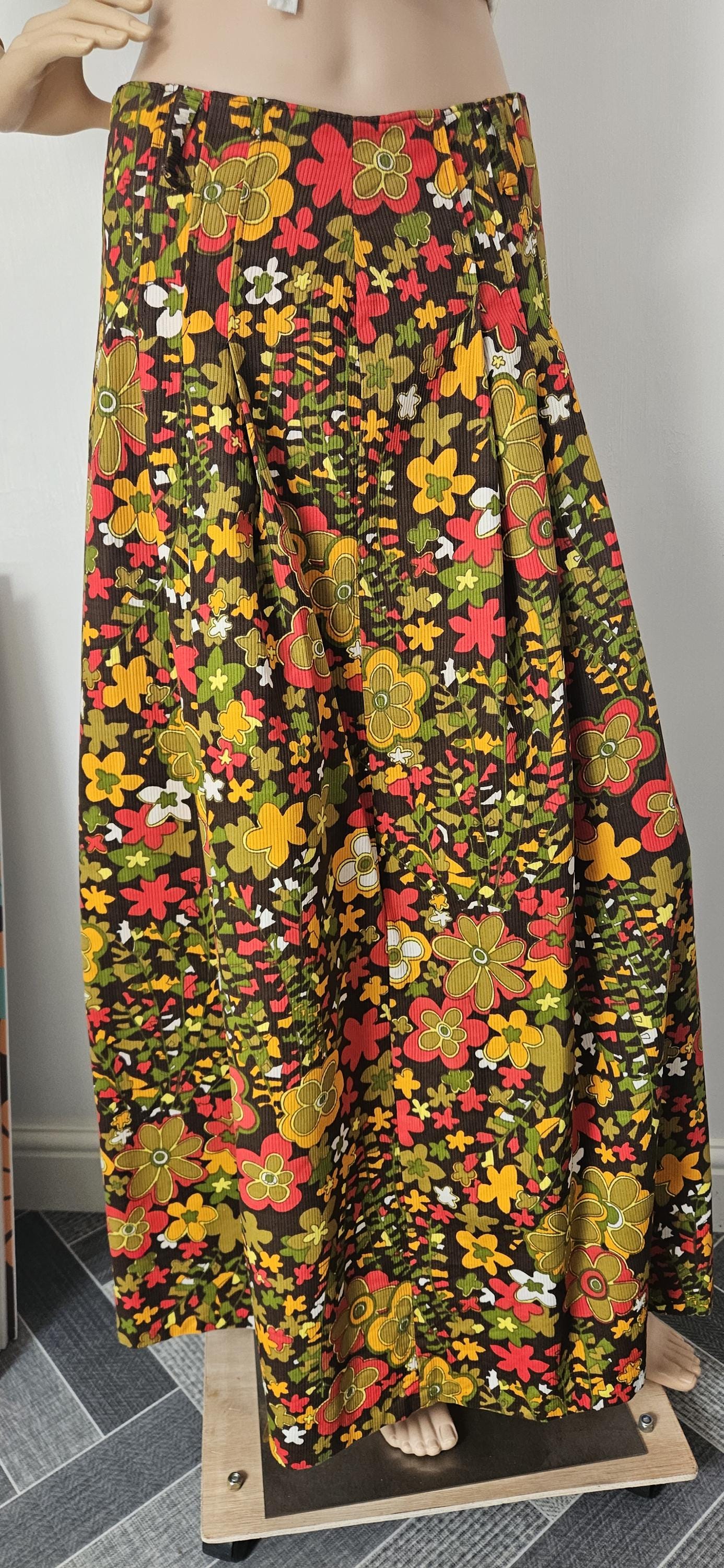Vintage 1970s Bold Floral Maxi Skirt Sz 14