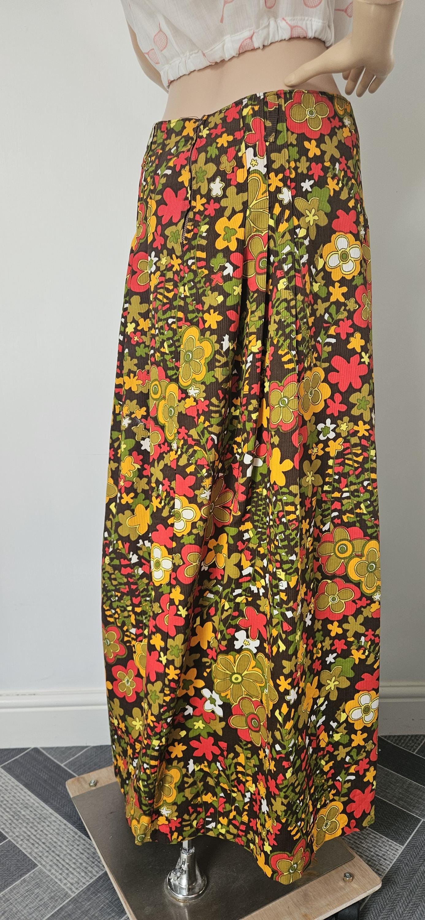 Vintage 1970s Bold Floral Maxi Skirt Sz 14