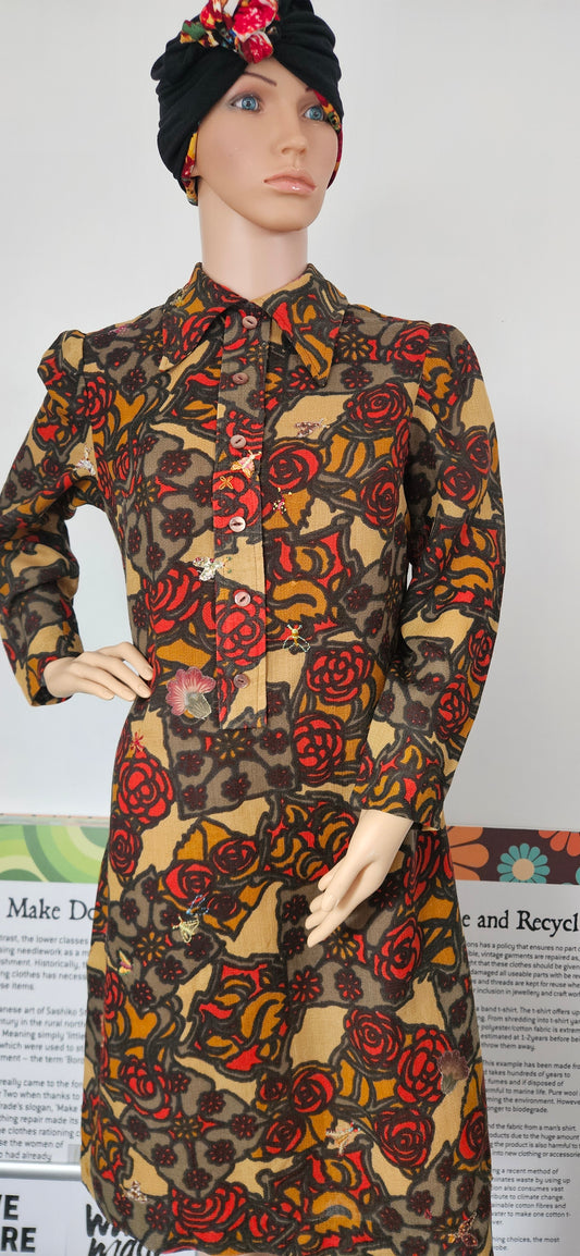 Vintage 1960s Embroidered  Moth Mend Dress sz14