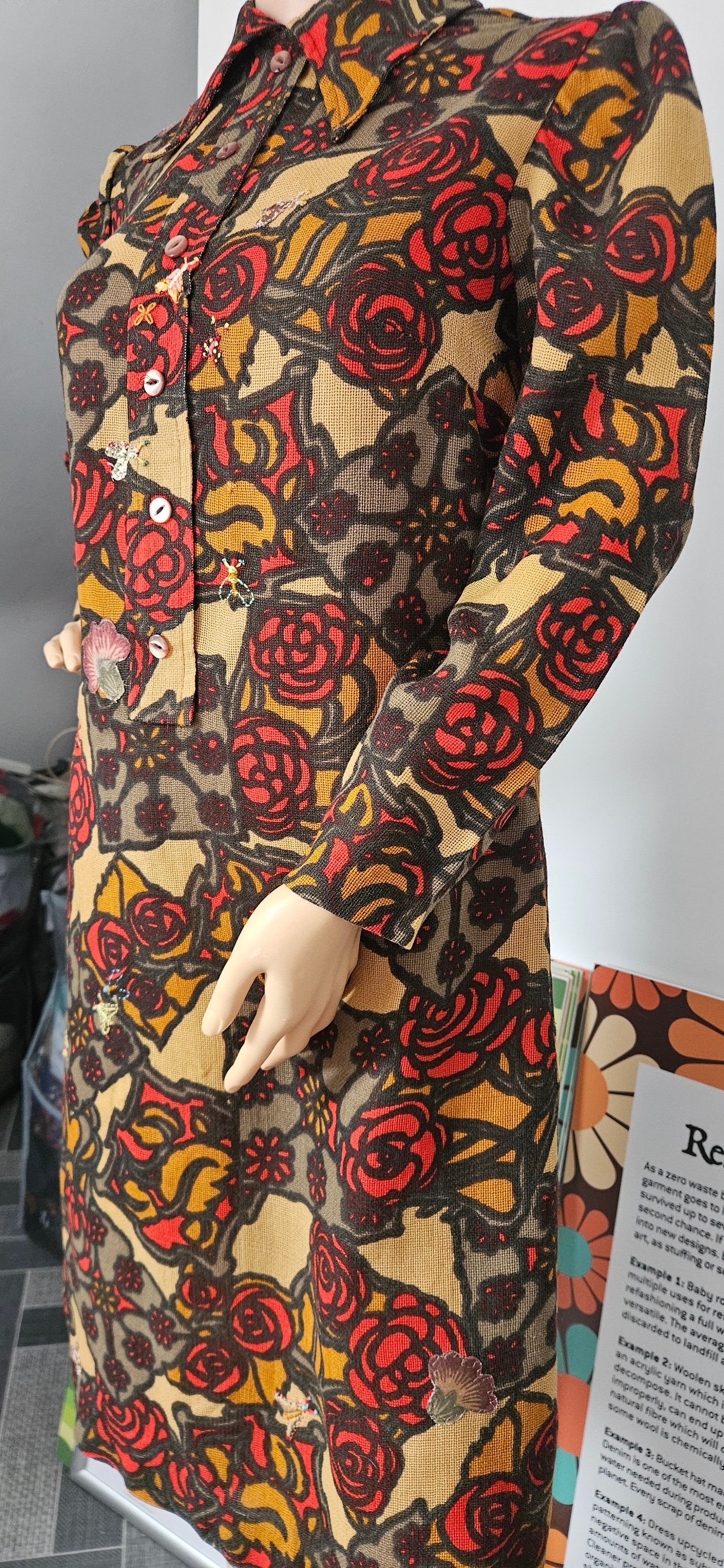 Vintage 1960s Embroidered  Moth Mend Dress sz14