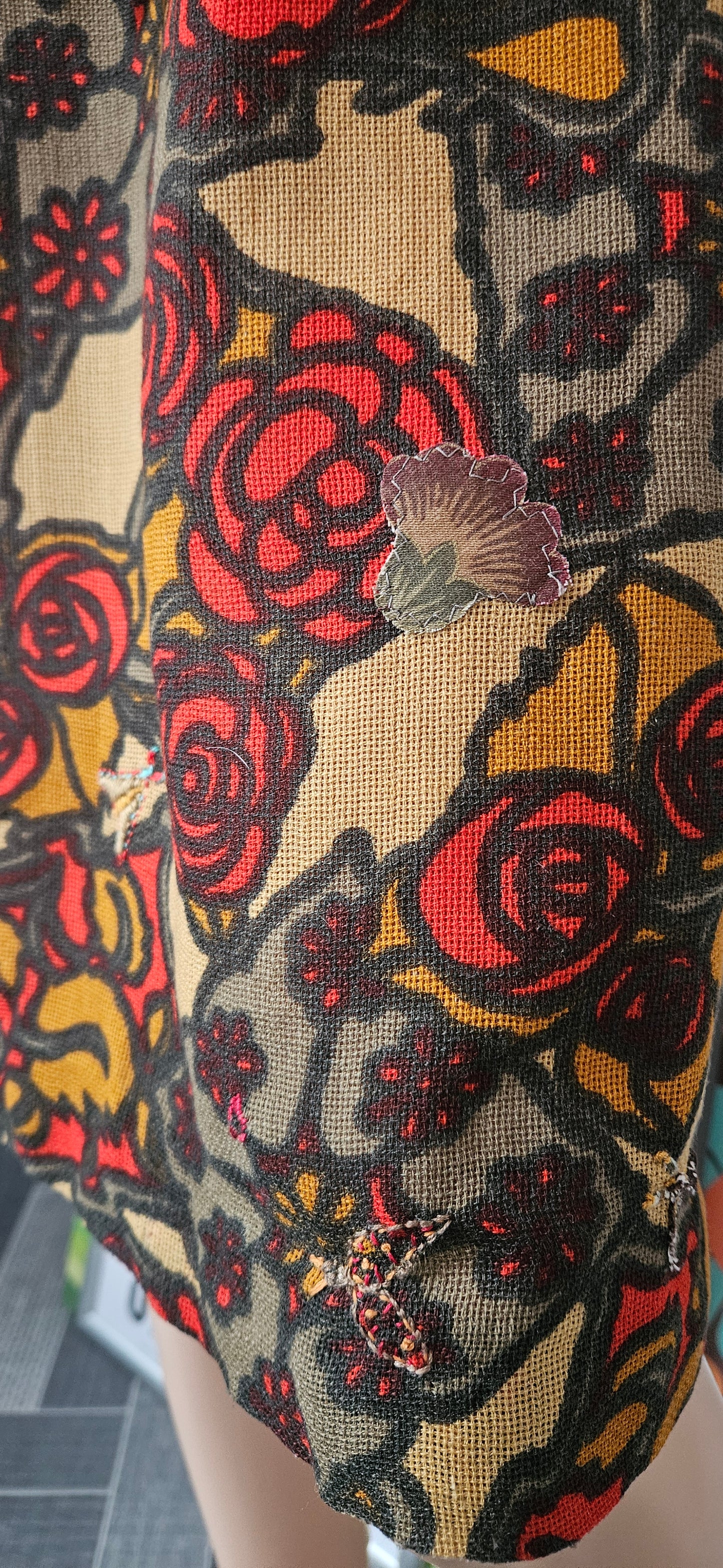 Vintage 1960s Embroidered  Moth Mend Dress sz14