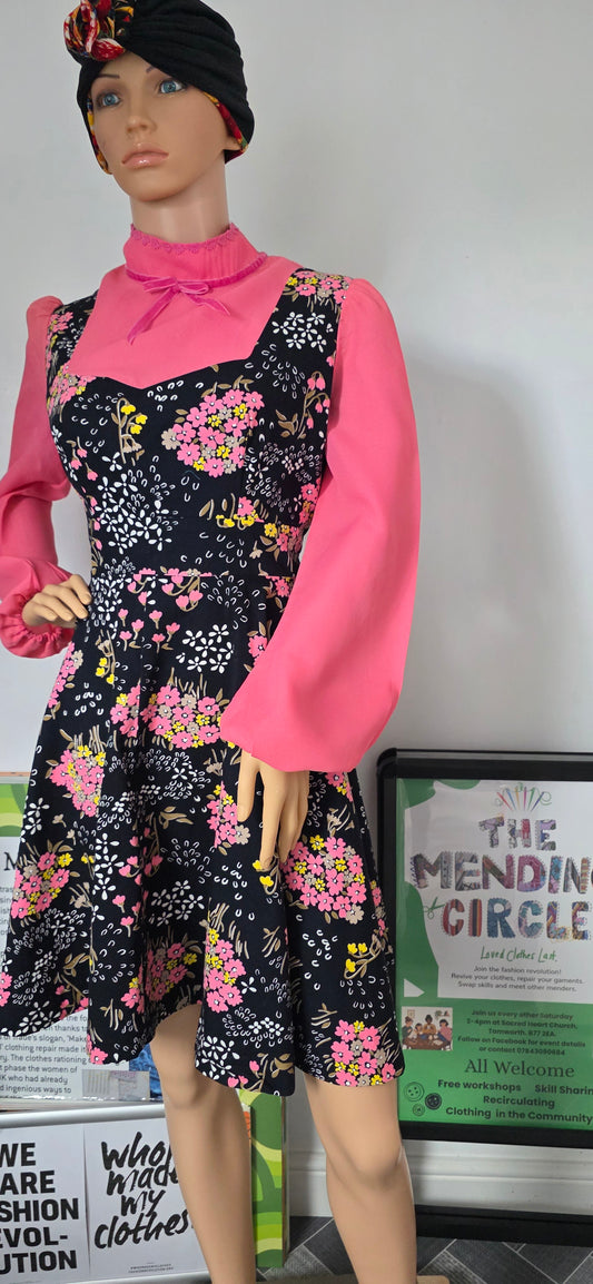 1960s Handmade Floral Dress with Circle Skirt sz18