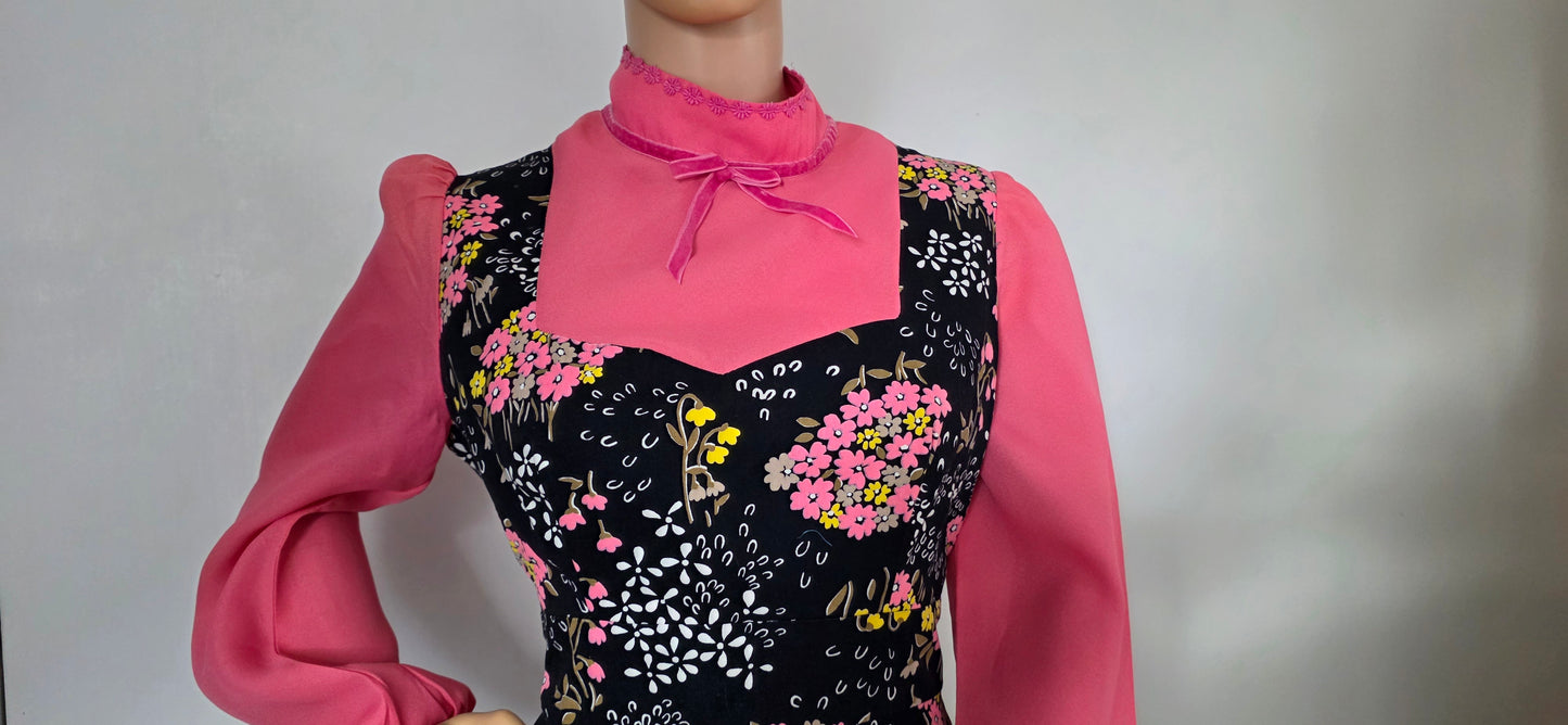 1960s Handmade Floral Dress with Circle Skirt sz18