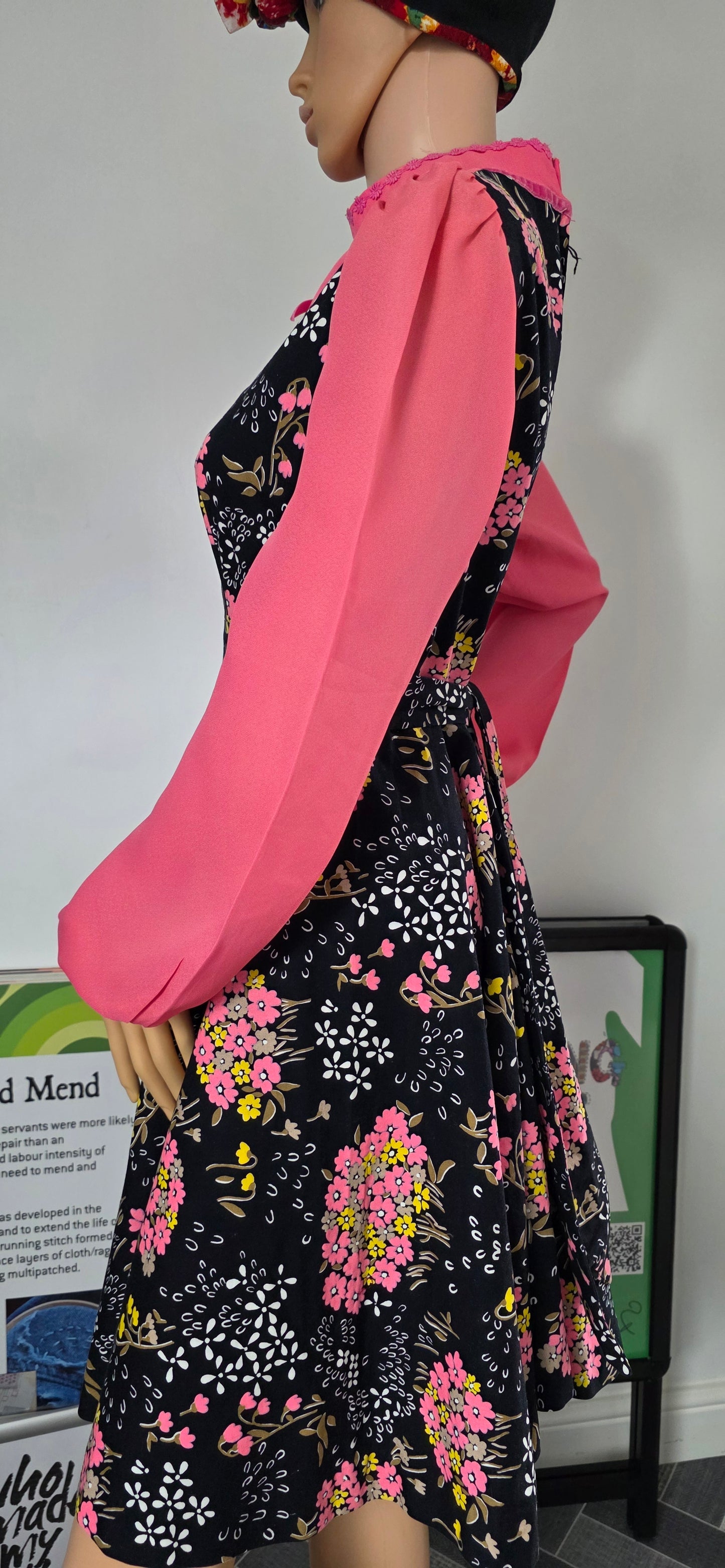 1960s Handmade Floral Dress with Circle Skirt sz18