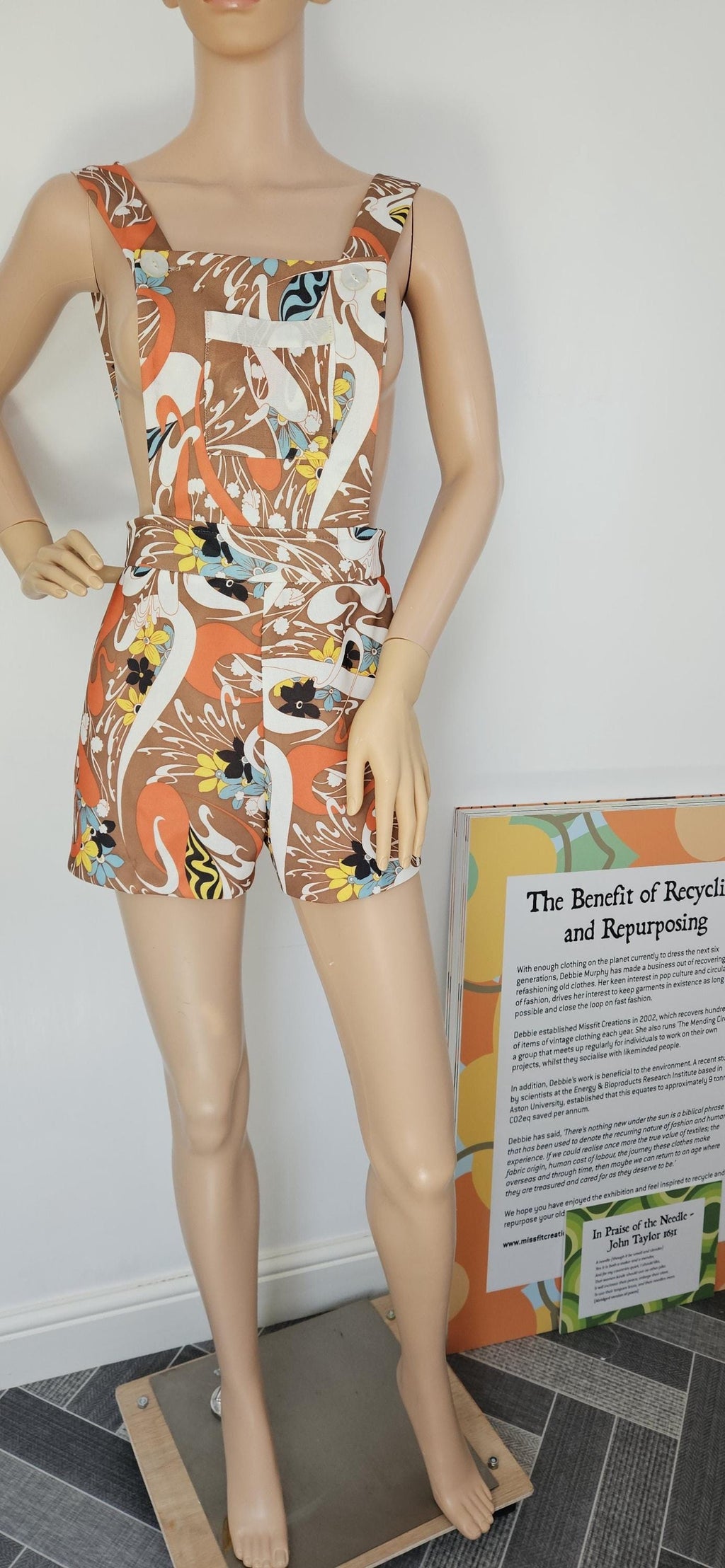 1960s Bold Floral Patterned Short Dungarees Romper UK 10/12