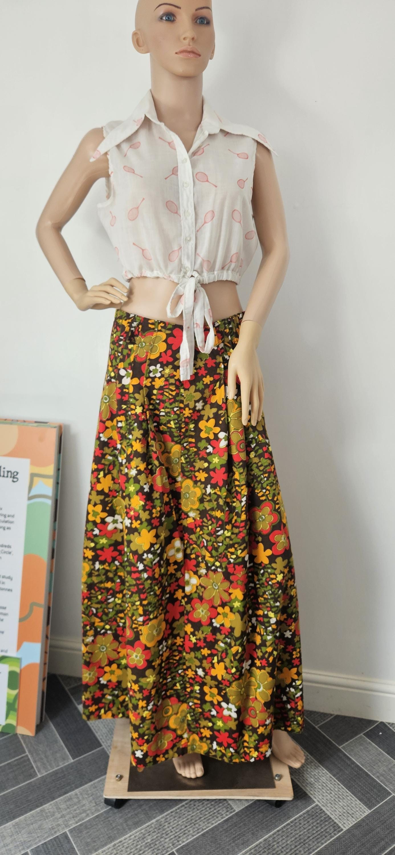 Vintage 1970s Bold Floral Maxi Skirt Sz 14