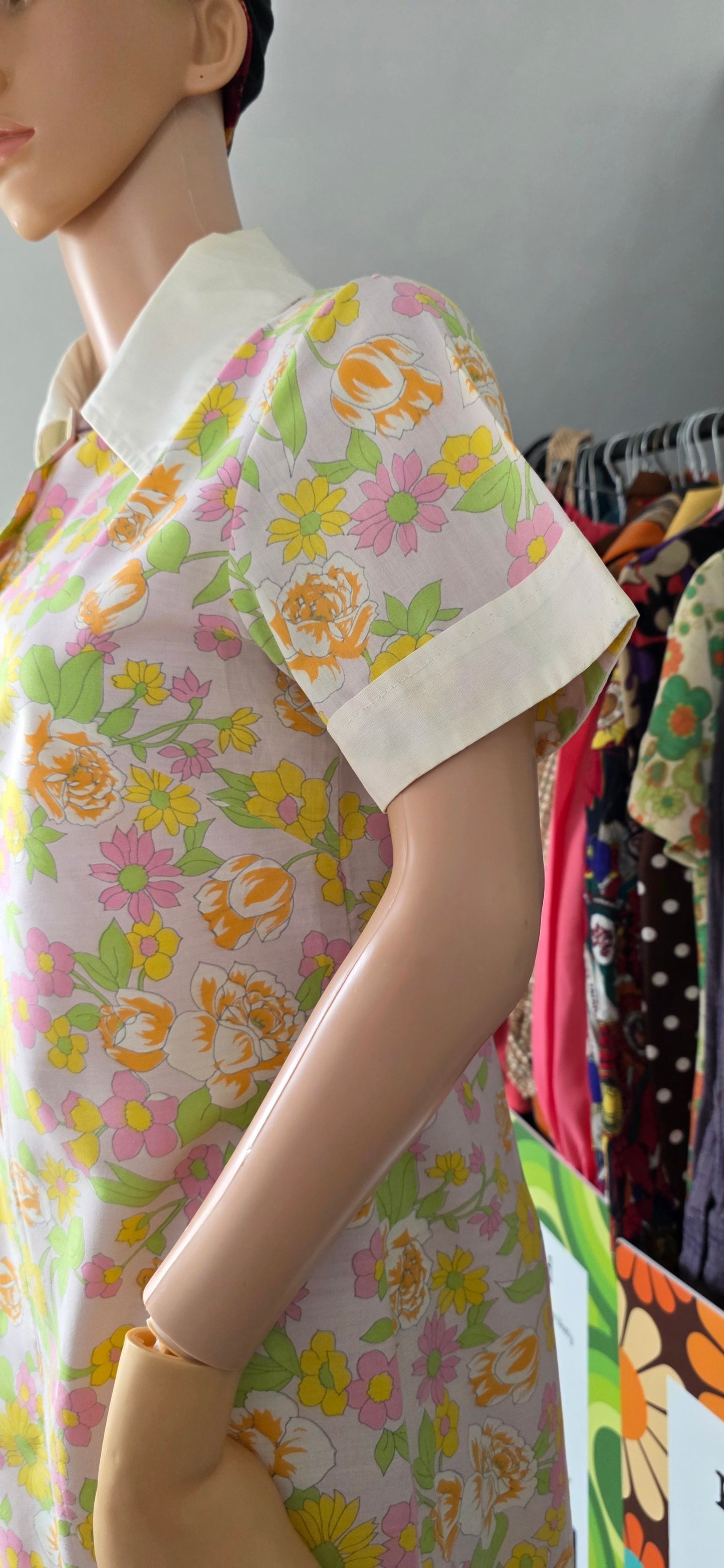 1960s Co op Floral, Short Sleeved Dress 16