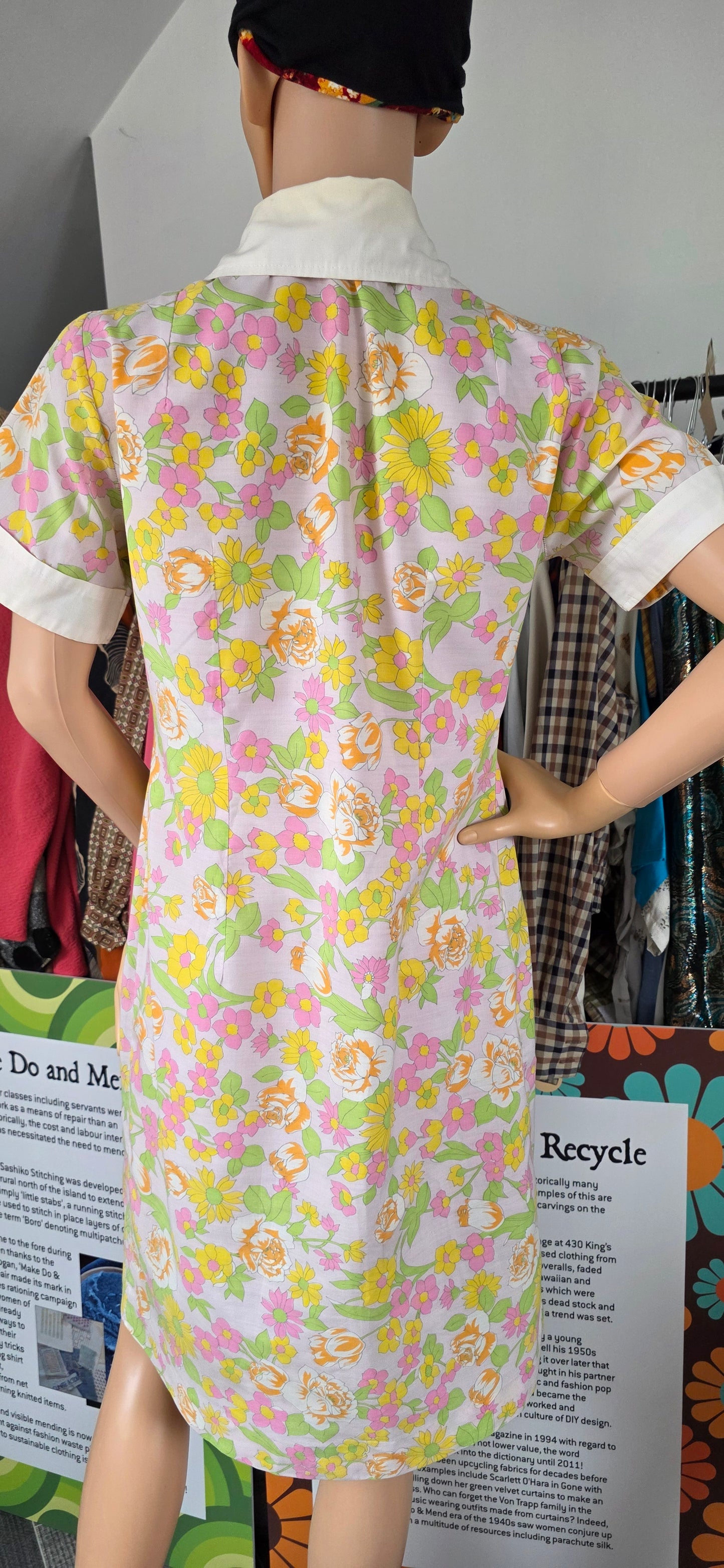 1960s Co op Floral, Short Sleeved Dress 16
