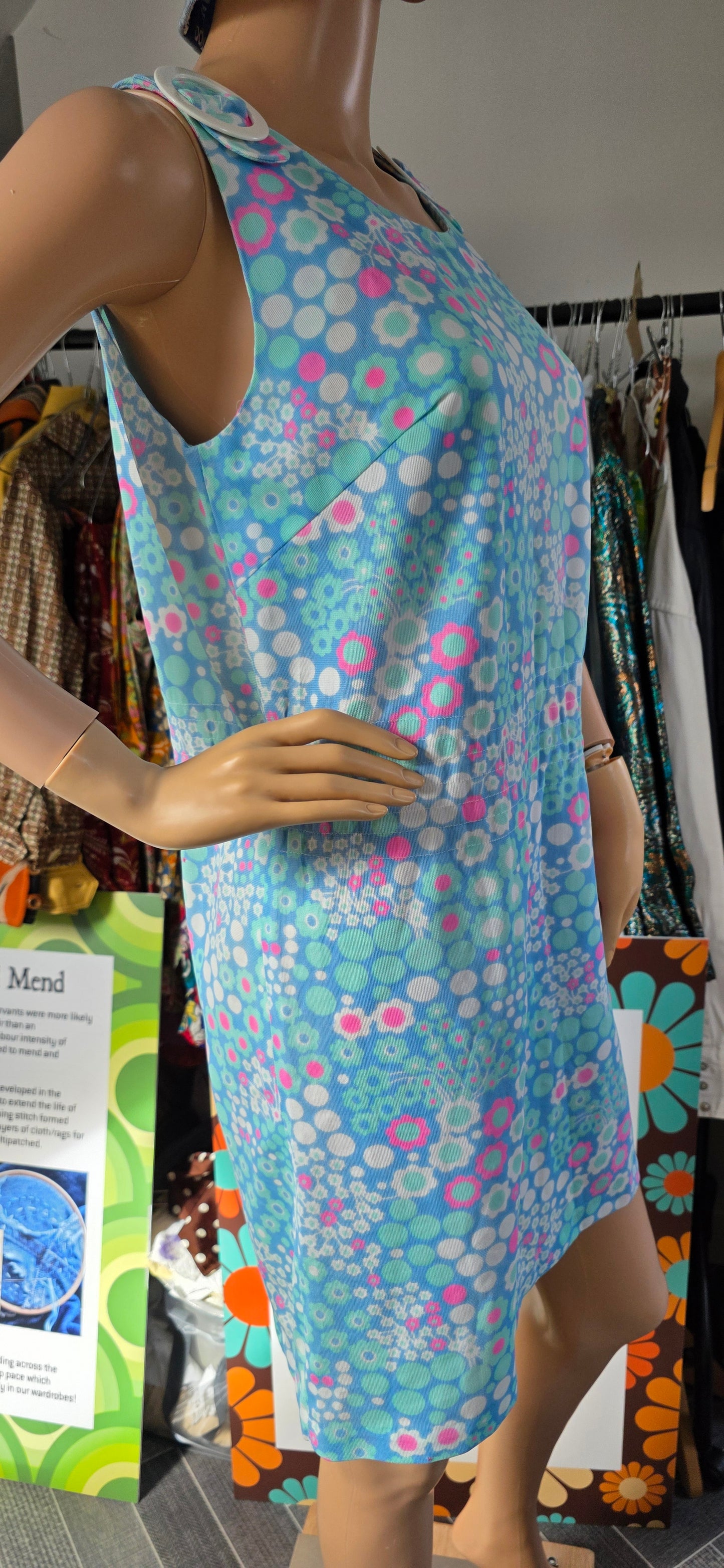 As new 1960s Blue Floral Sleeveless Dress sz14