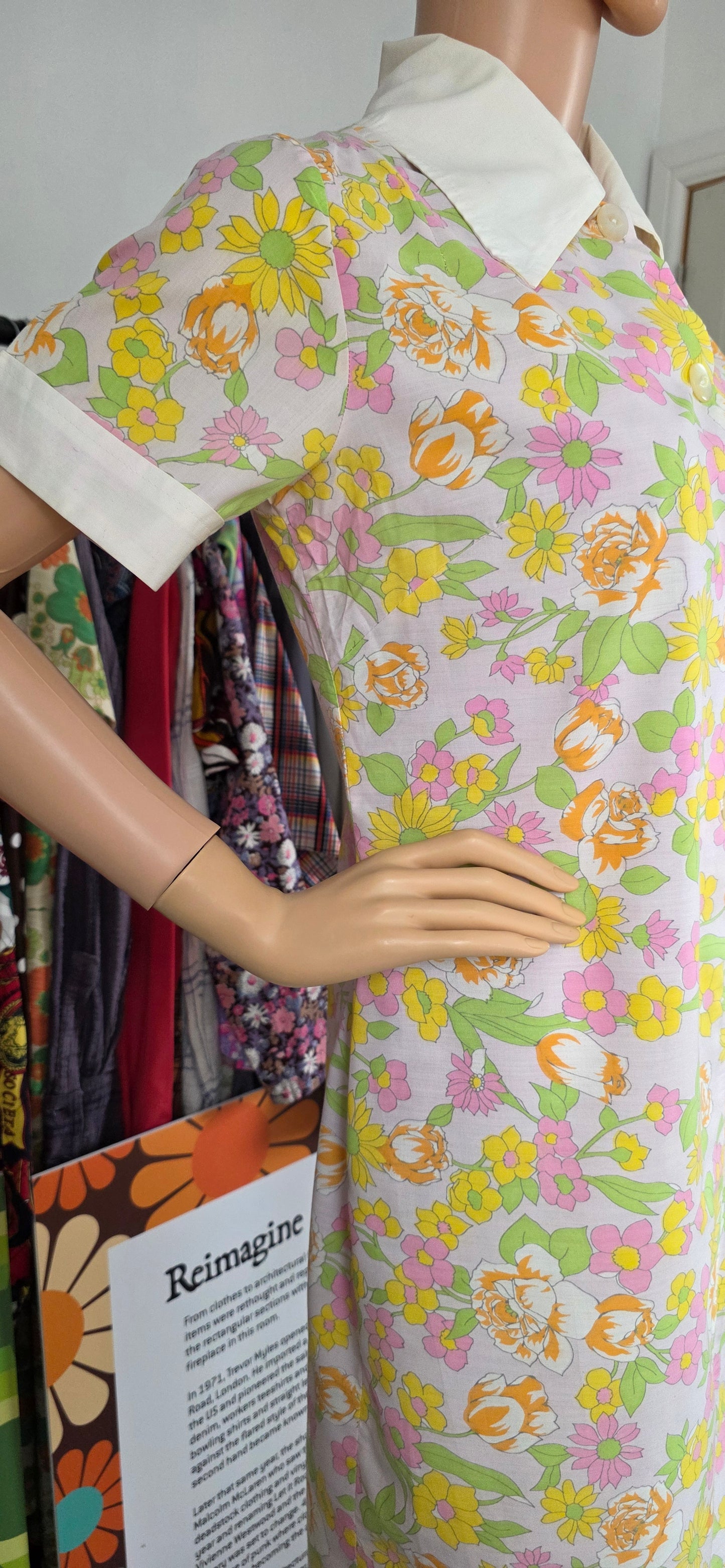 1960s Co op Floral, Short Sleeved Dress 16