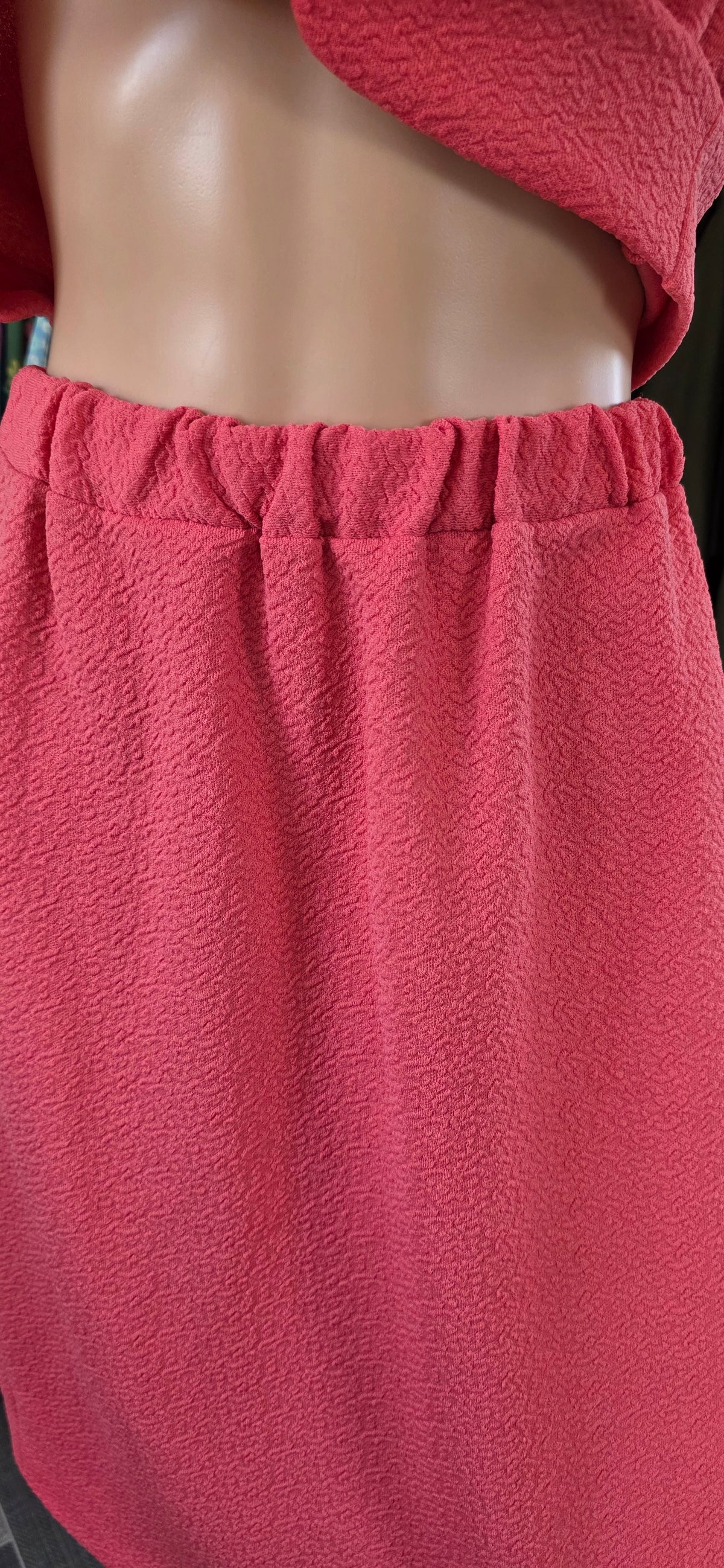 1960s Pink Crimplene Skirt Suit sz 18