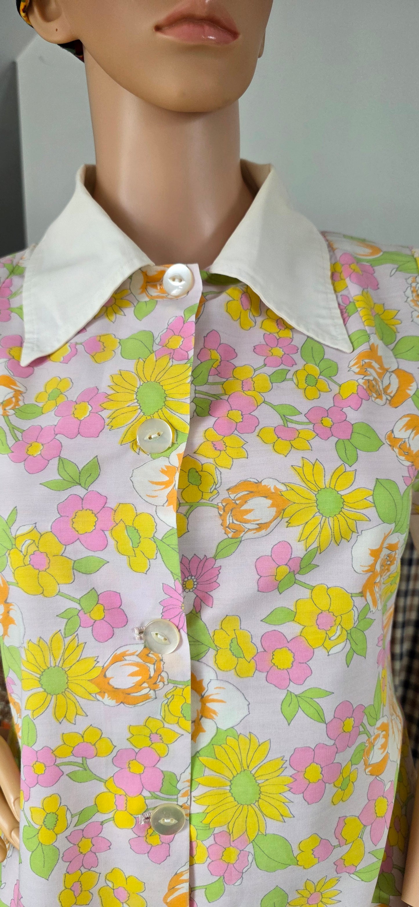 1960s Co op Floral, Short Sleeved Dress 16