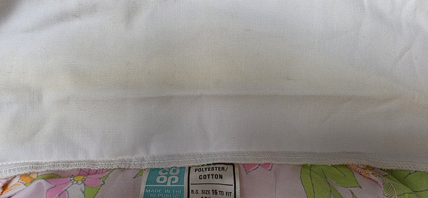 1960s Co op Floral, Short Sleeved Dress 16